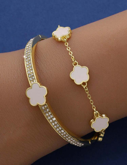 White flower bracelet